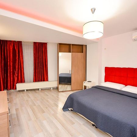 Dracula Adventure Tours Accommodation Bukarest Eksteriør billede