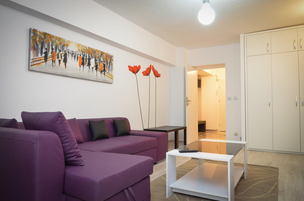 Dracula Adventure Tours Accommodation Bukarest Eksteriør billede