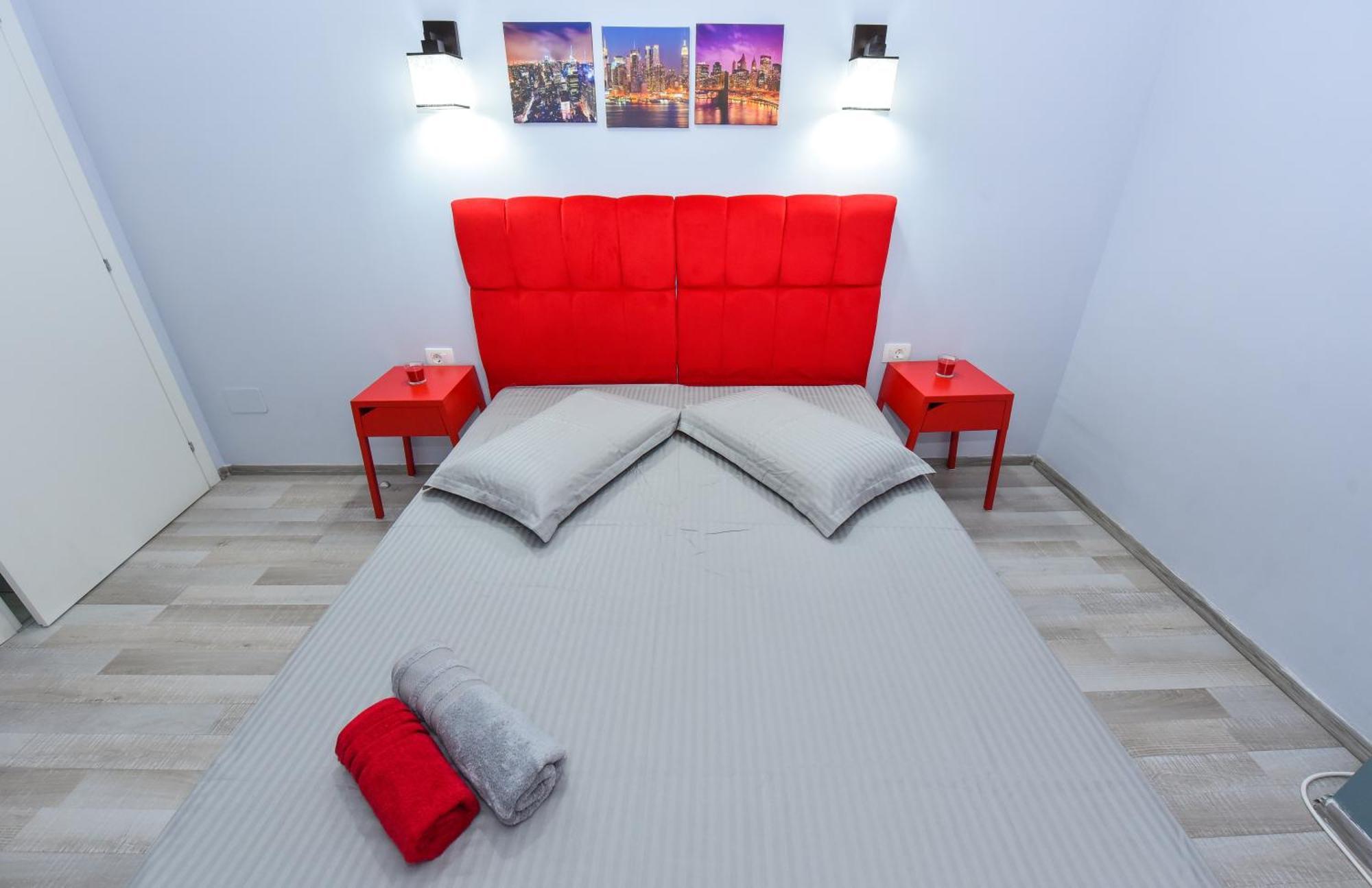Dracula Adventure Tours Accommodation Bukarest Eksteriør billede