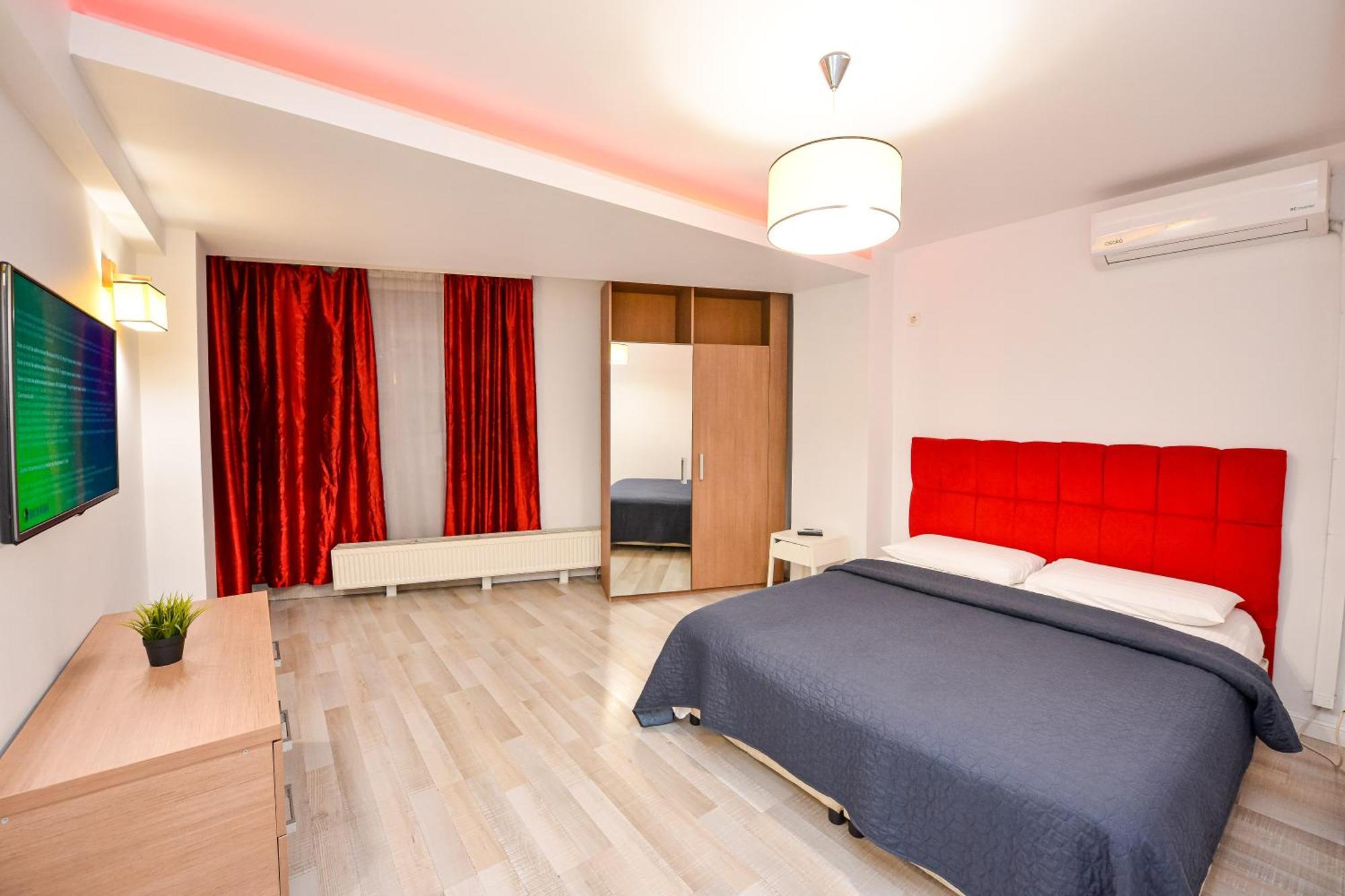 Dracula Adventure Tours Accommodation Bukarest Eksteriør billede