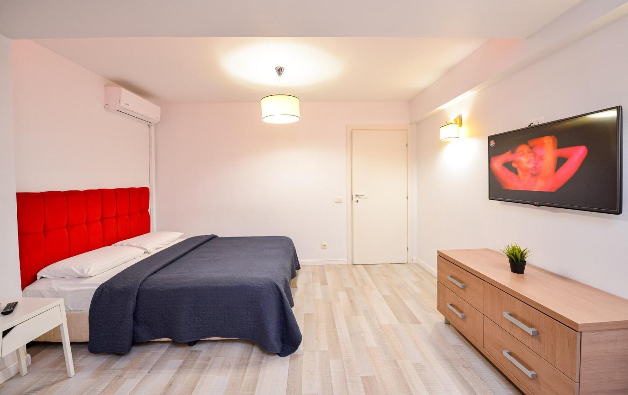Dracula Adventure Tours Accommodation Bukarest Eksteriør billede