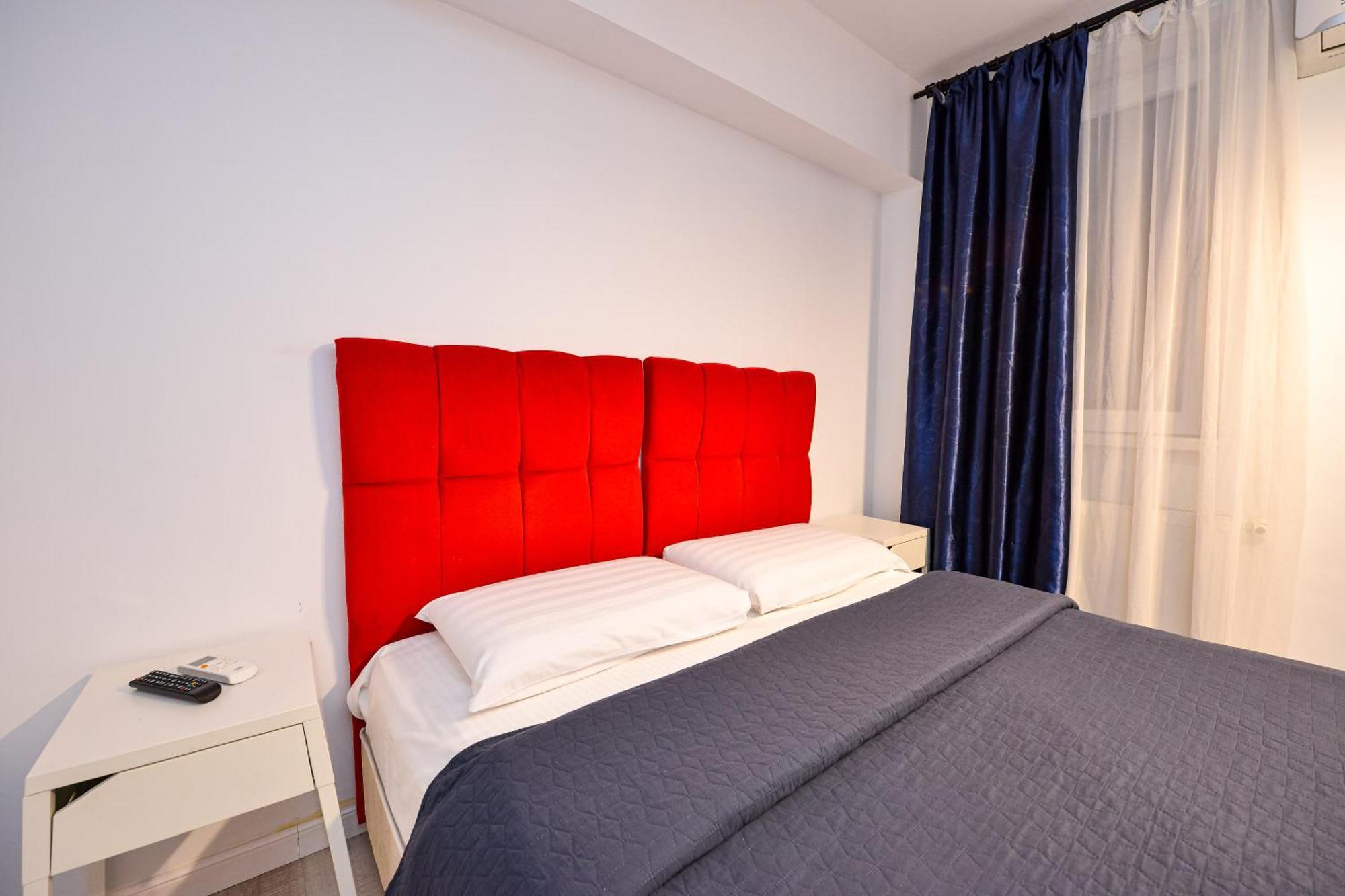 Dracula Adventure Tours Accommodation Bukarest Eksteriør billede