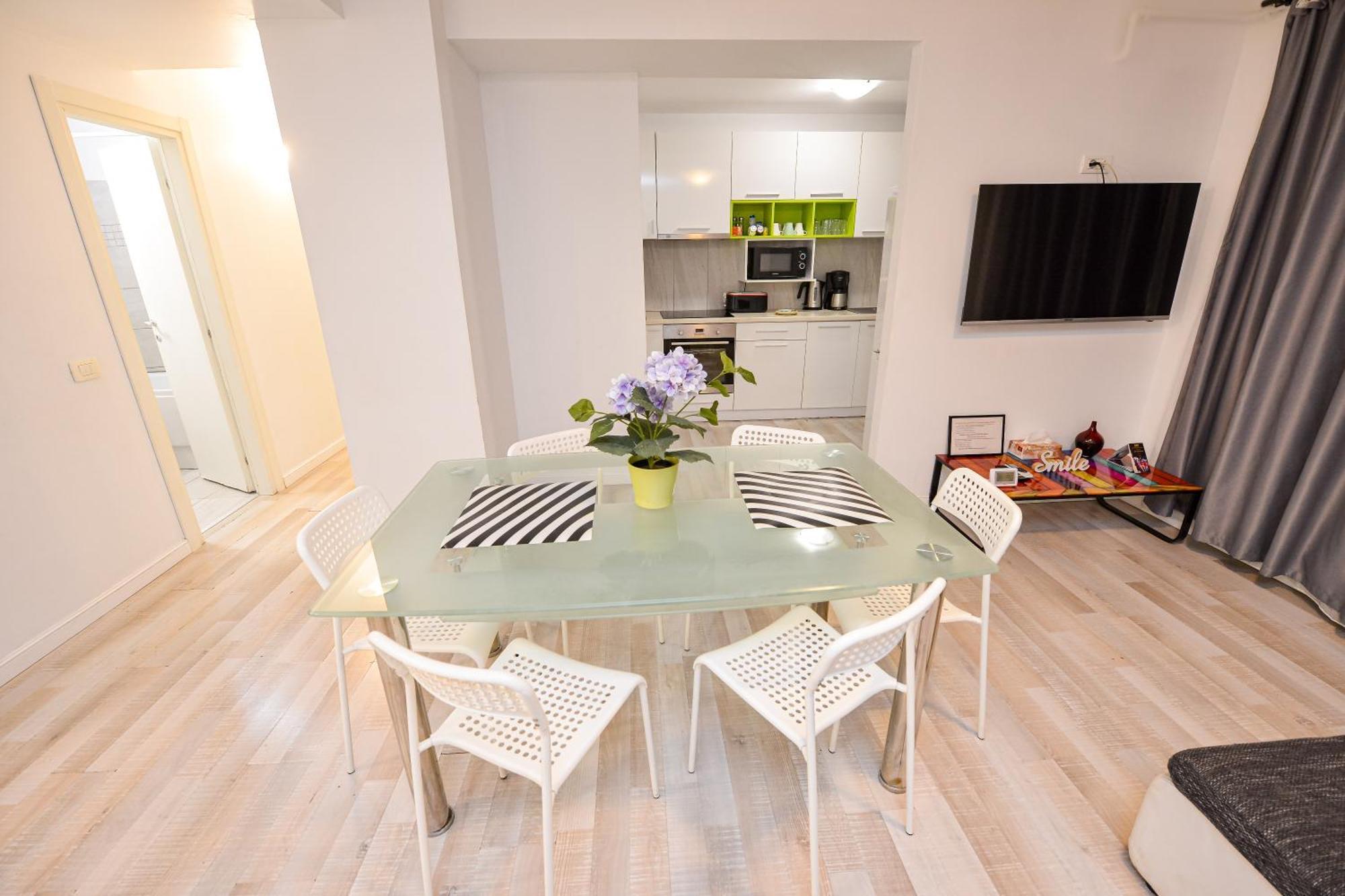 Dracula Adventure Tours Accommodation Bukarest Eksteriør billede