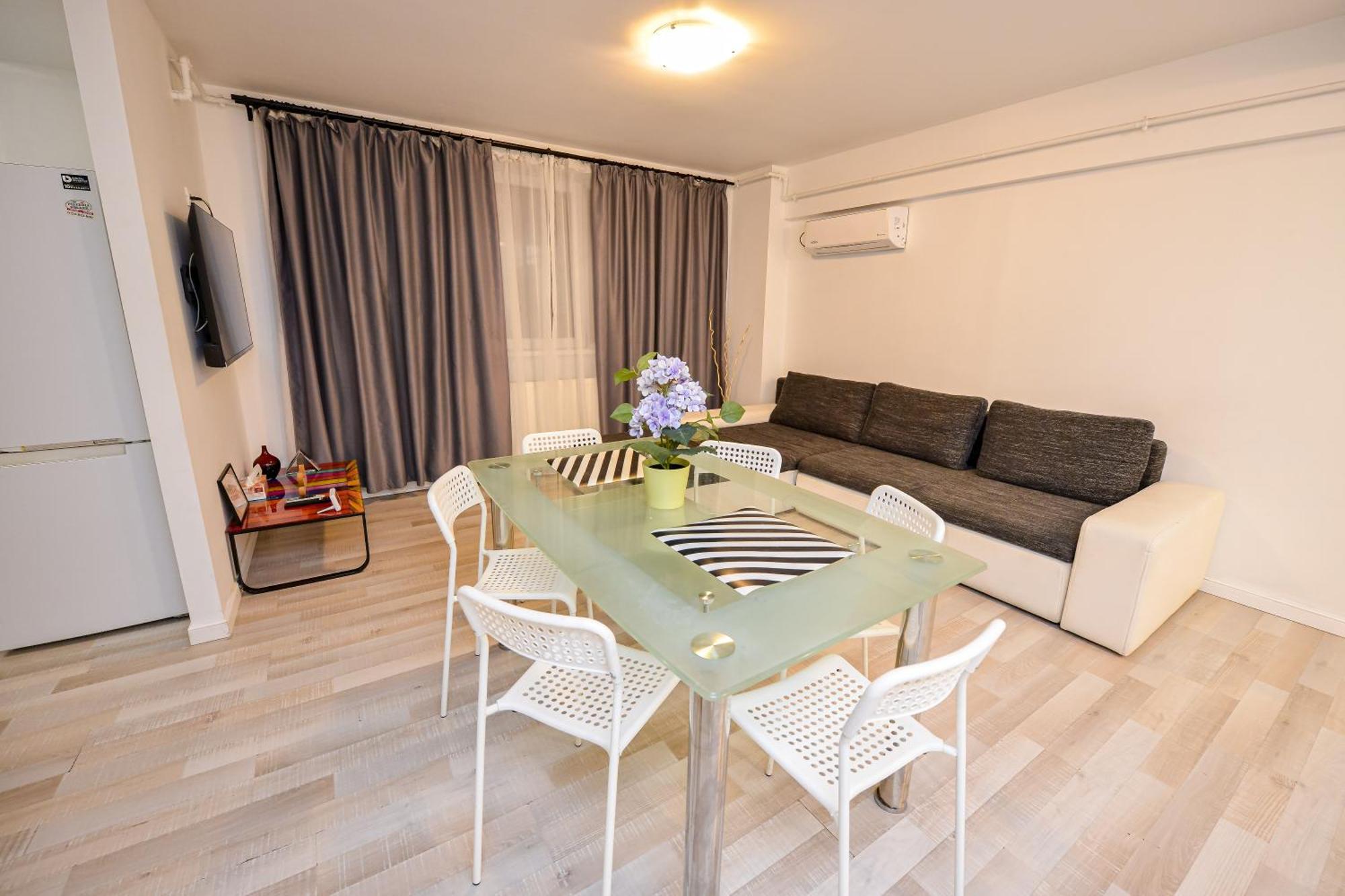 Dracula Adventure Tours Accommodation Bukarest Eksteriør billede