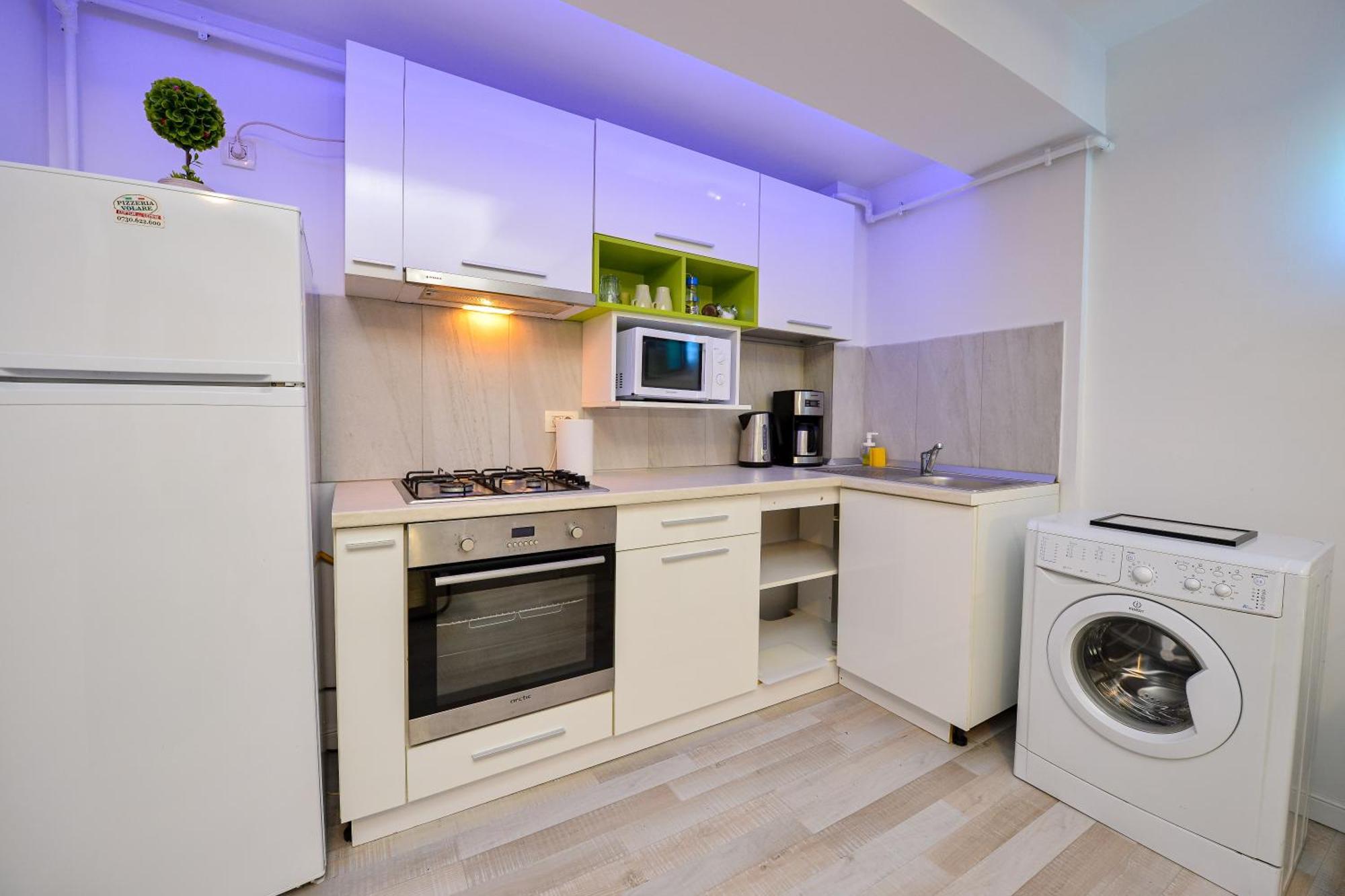 Dracula Adventure Tours Accommodation Bukarest Eksteriør billede