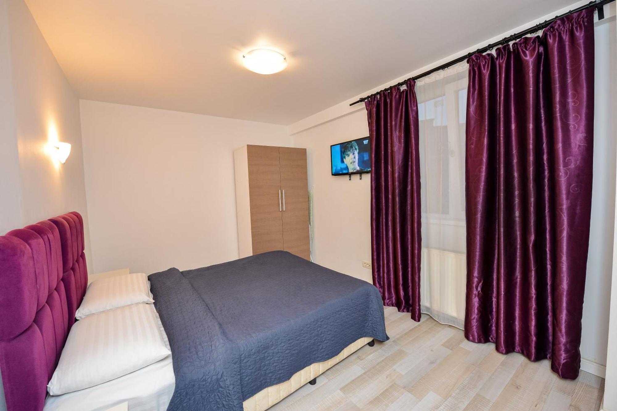 Dracula Adventure Tours Accommodation Bukarest Eksteriør billede