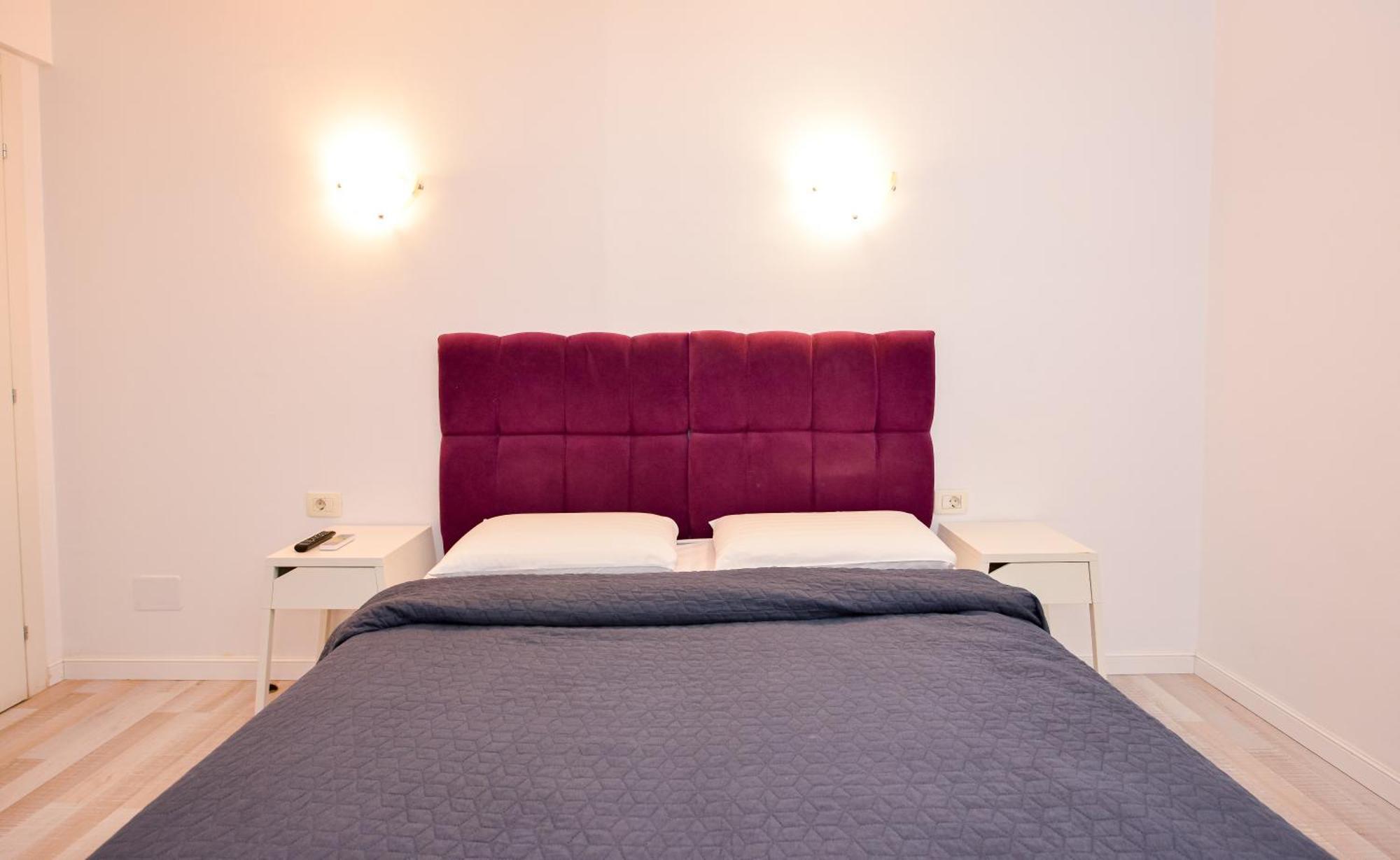 Dracula Adventure Tours Accommodation Bukarest Eksteriør billede