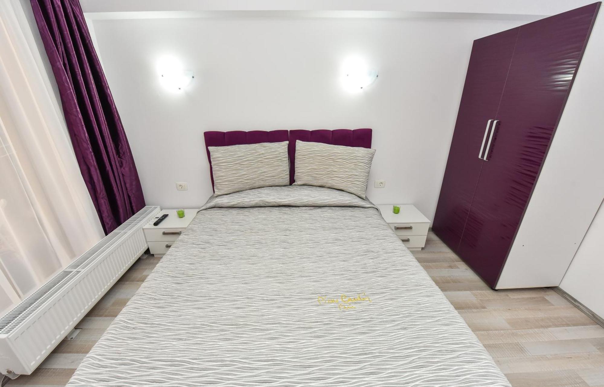 Dracula Adventure Tours Accommodation Bukarest Eksteriør billede