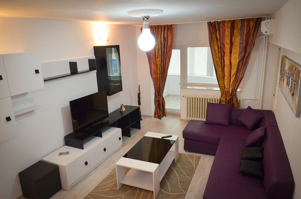 Dracula Adventure Tours Accommodation Bukarest Eksteriør billede